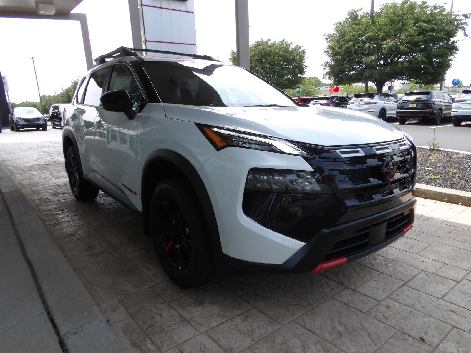 New 2026 Everest White Pearl TriCoat Nissan Rock Creek® image 3