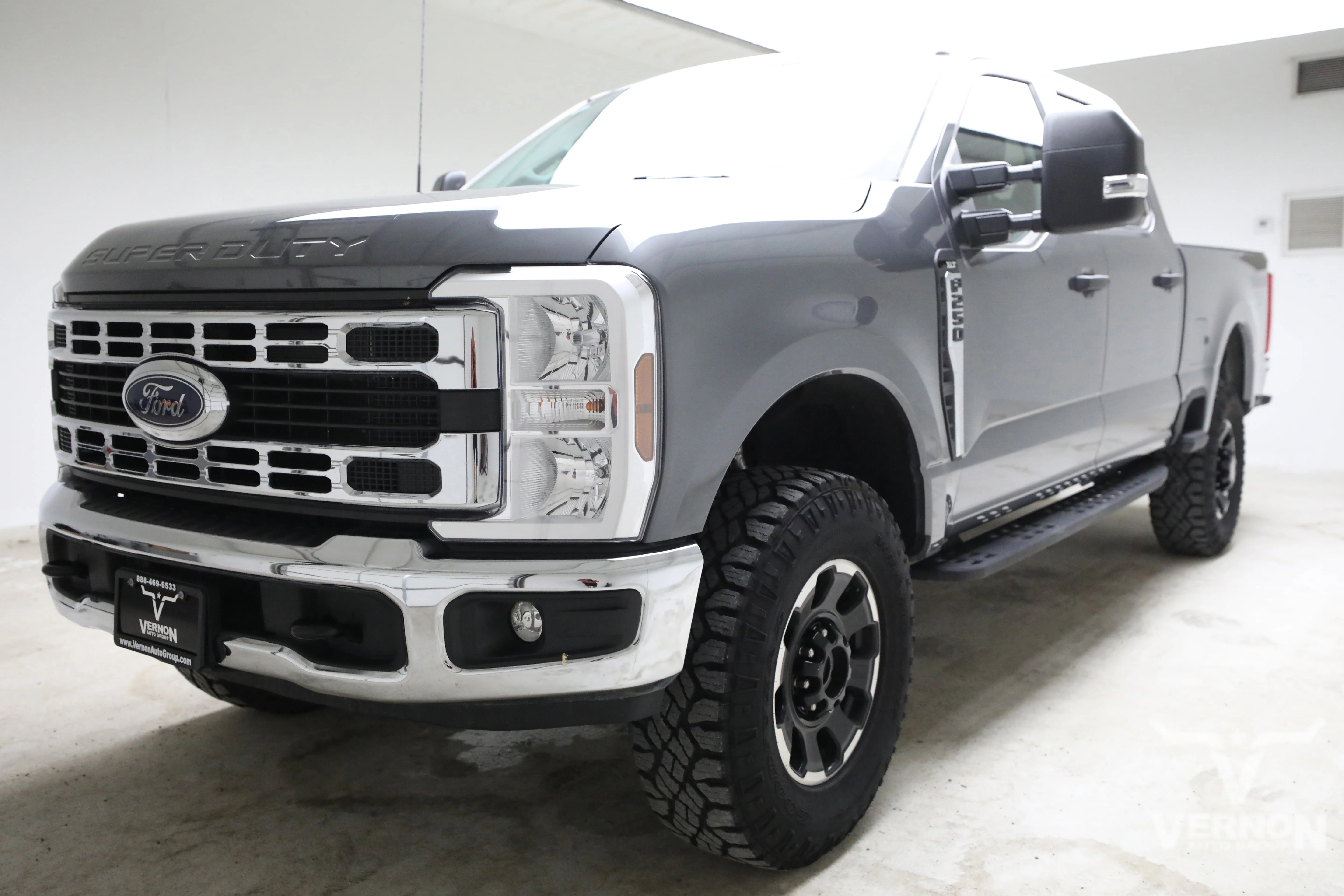 Pre-Owned 2025 Ford Super Duty F-250 XLT Crew Cab 4x4 Tremor