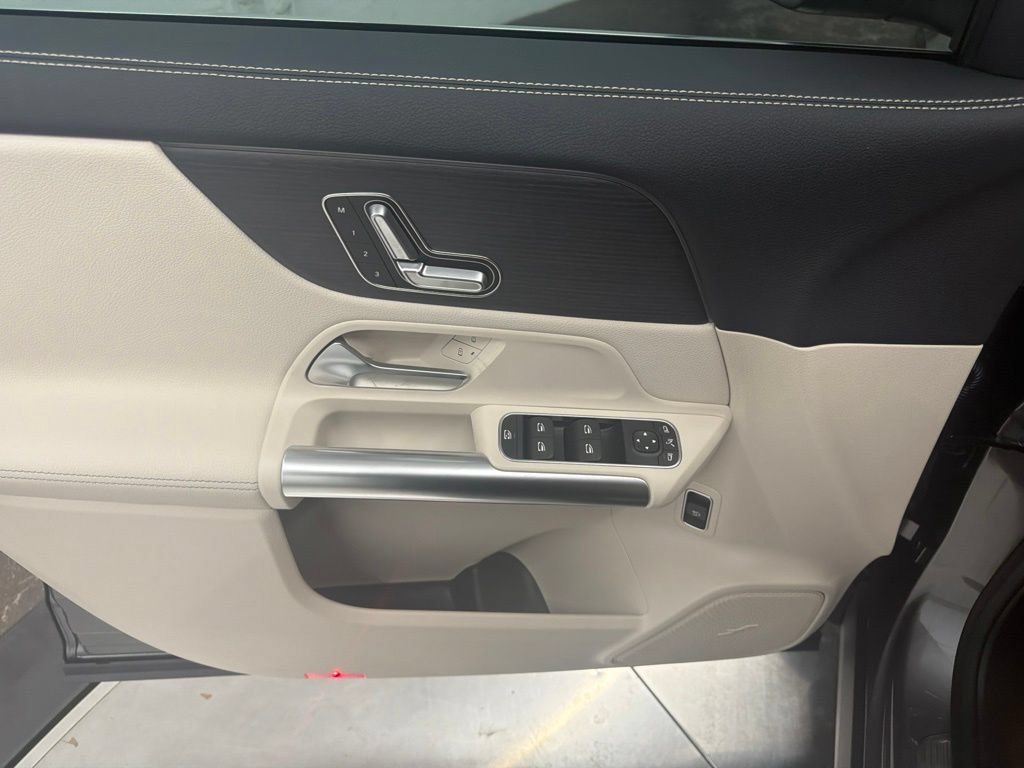 New 2026 Mountain Grey Metallic Mercedes-Benz GLA 250 image 50
