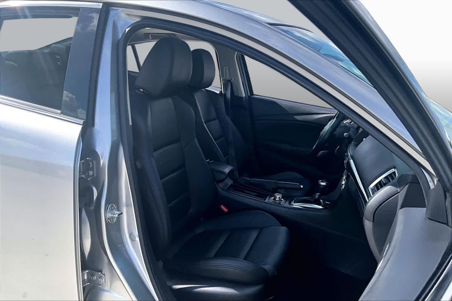 Used 2015 Liquid Silver Metallic Mazda i Touring image 8