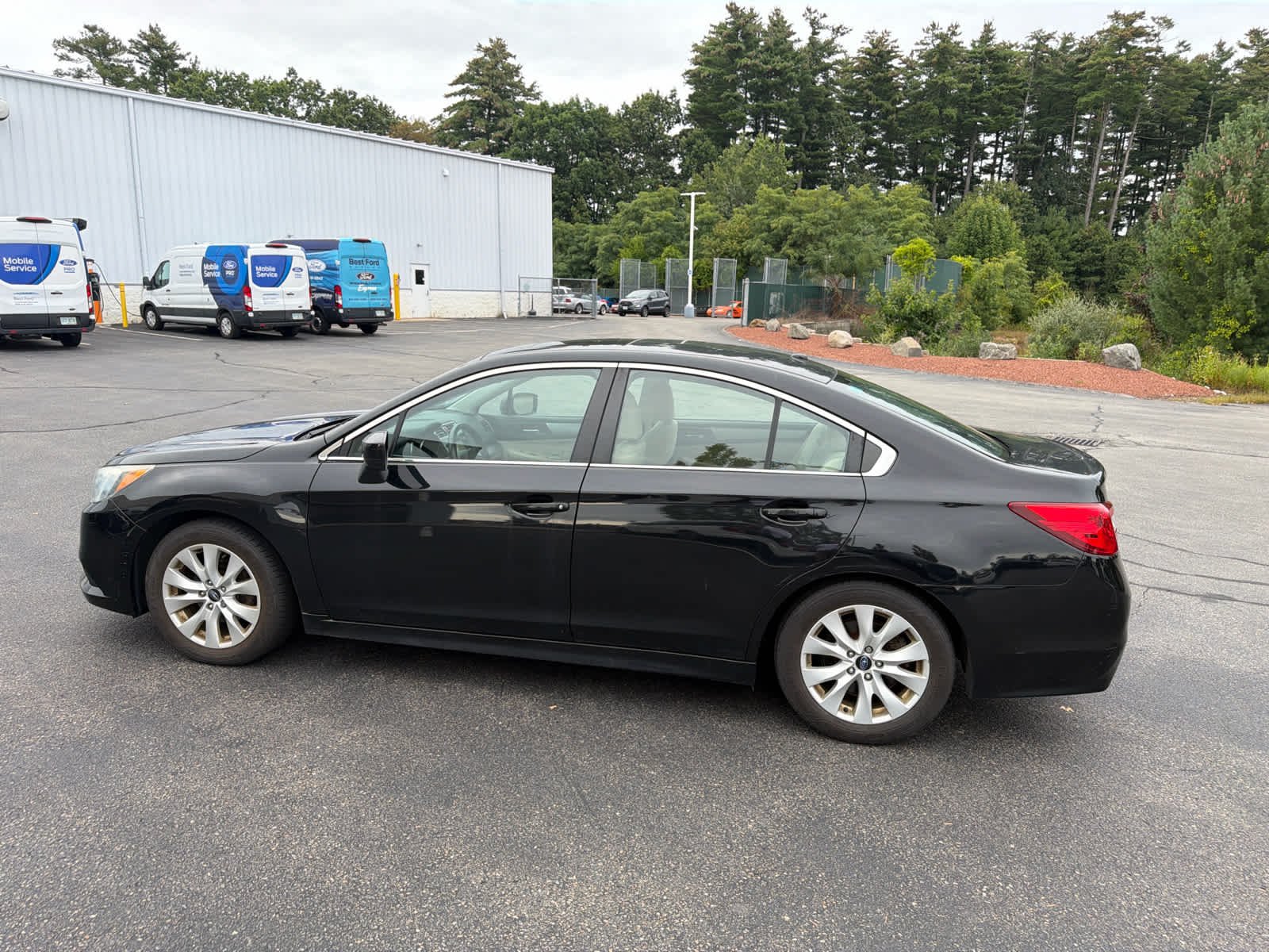 Used 2015 Crystal Black Silica Subaru 2.5i Premium image 11