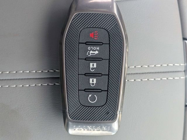 New 2027 2T RAD WHT INFINITI Autograph AWD image 34