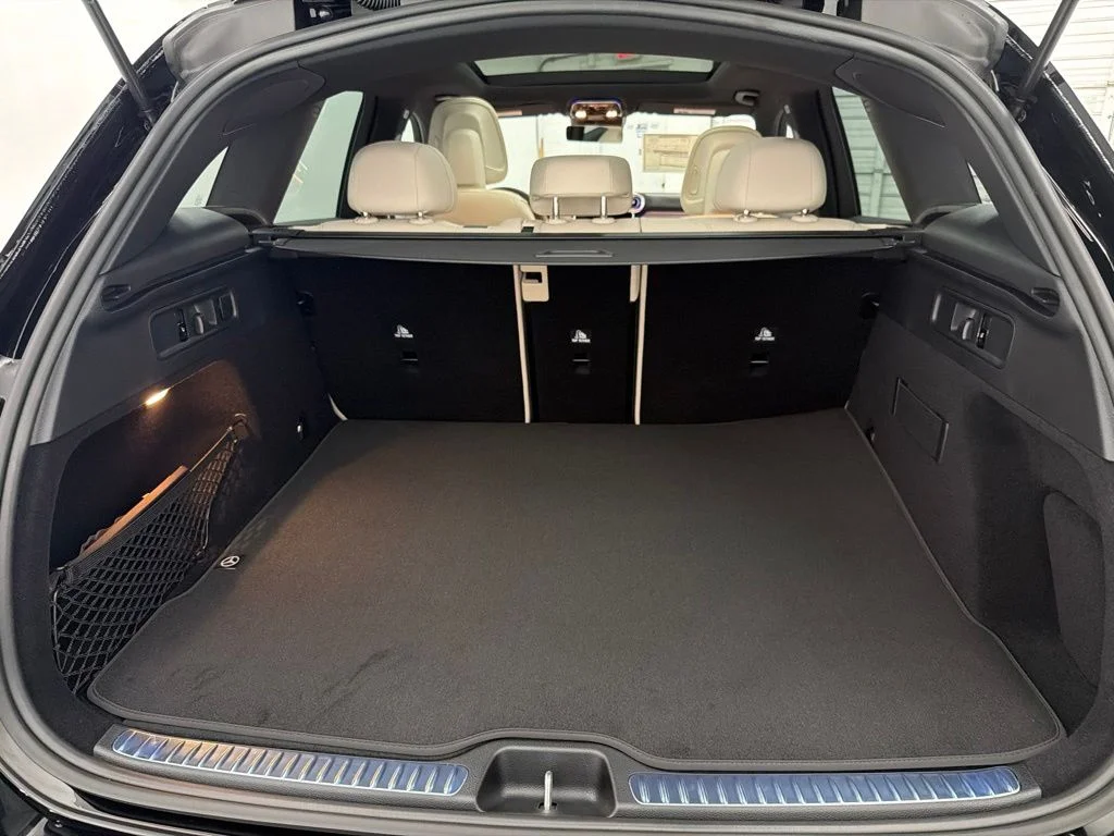 New 2027 Black Mercedes-Benz GLC 300 image 27