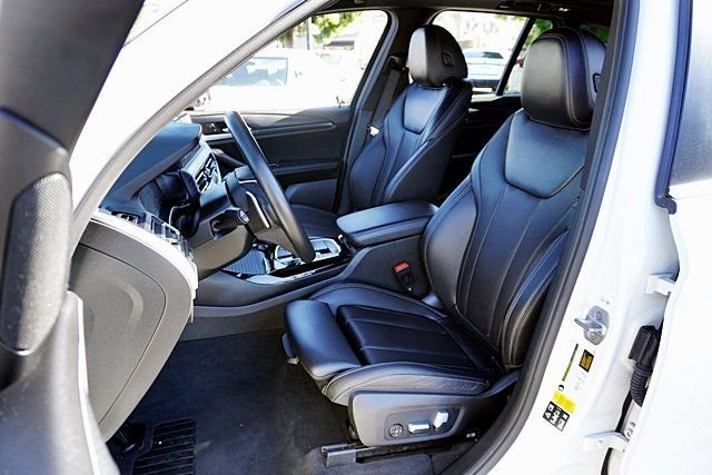 Used 2023 White BMW xDrive30i image 16