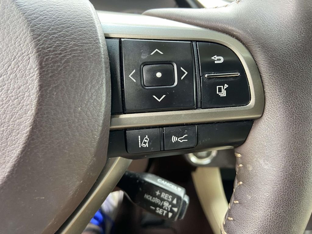 Used 2019 Beige Lexus 350 image 35