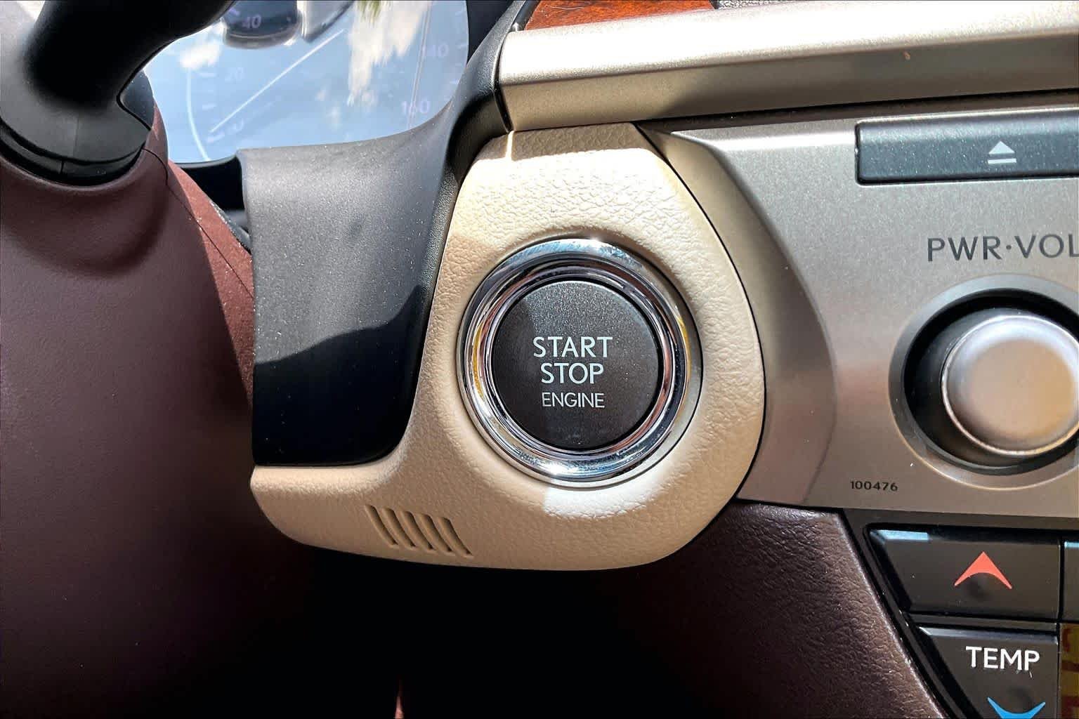 Used 2016 Autumn Shimmer Lexus  image 32
