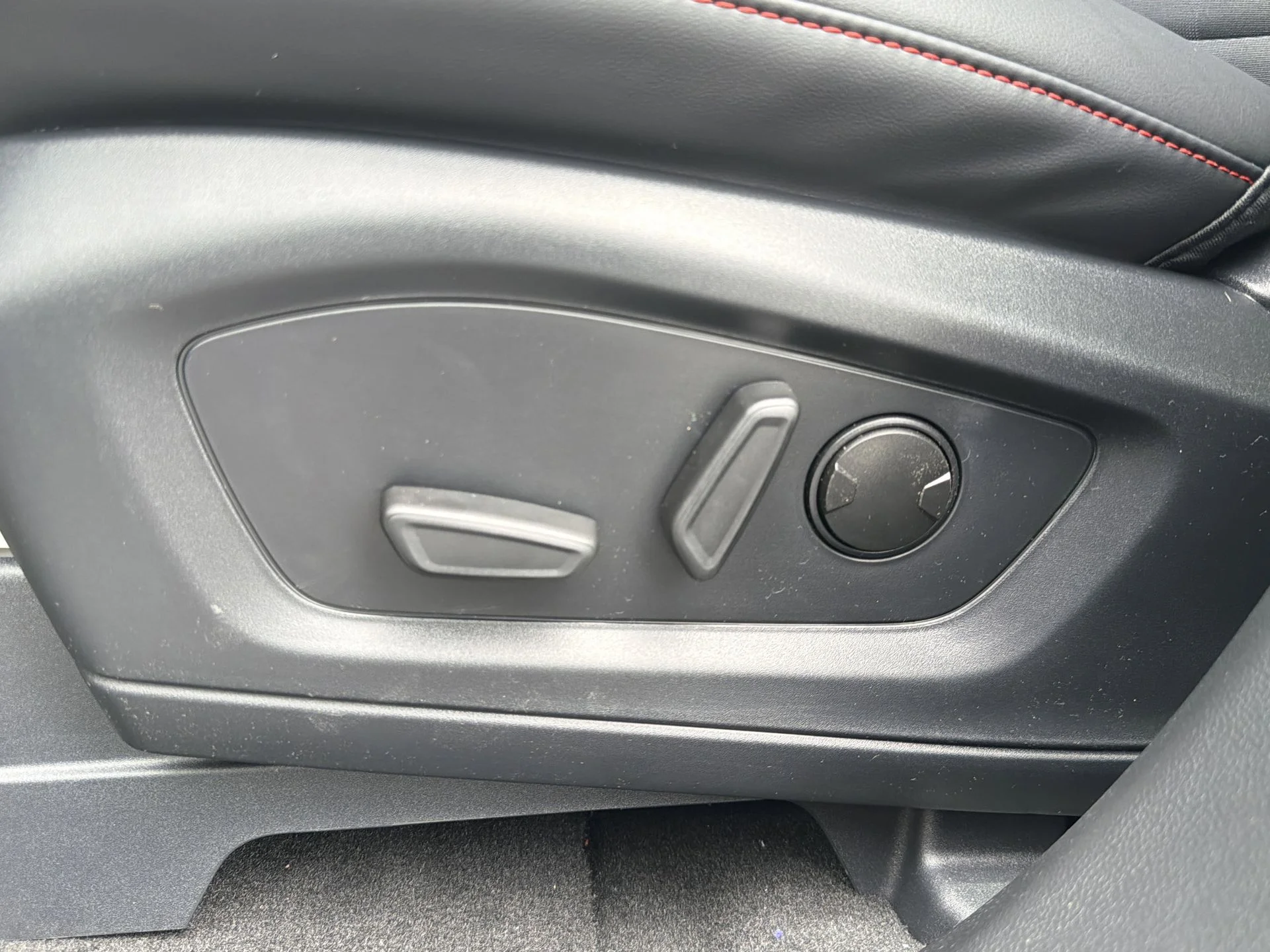 New 2026 Agate Black Metallic Ford ST-Line image 21