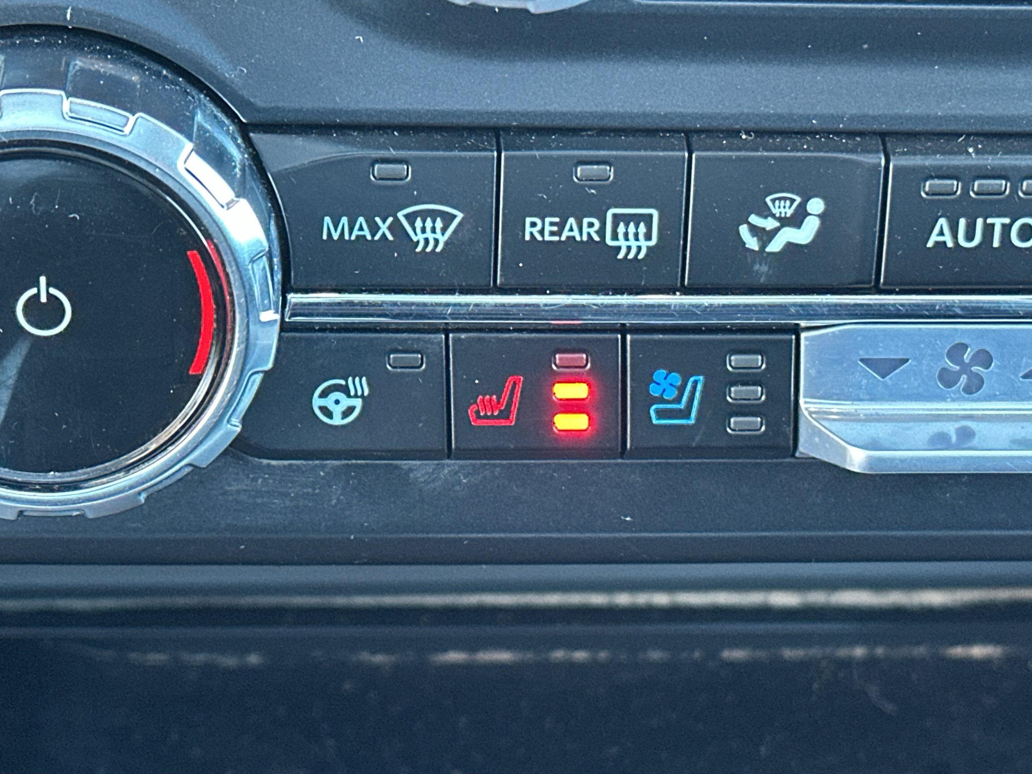 Used 2024 Glacier Gray Ford LARIAT image 27