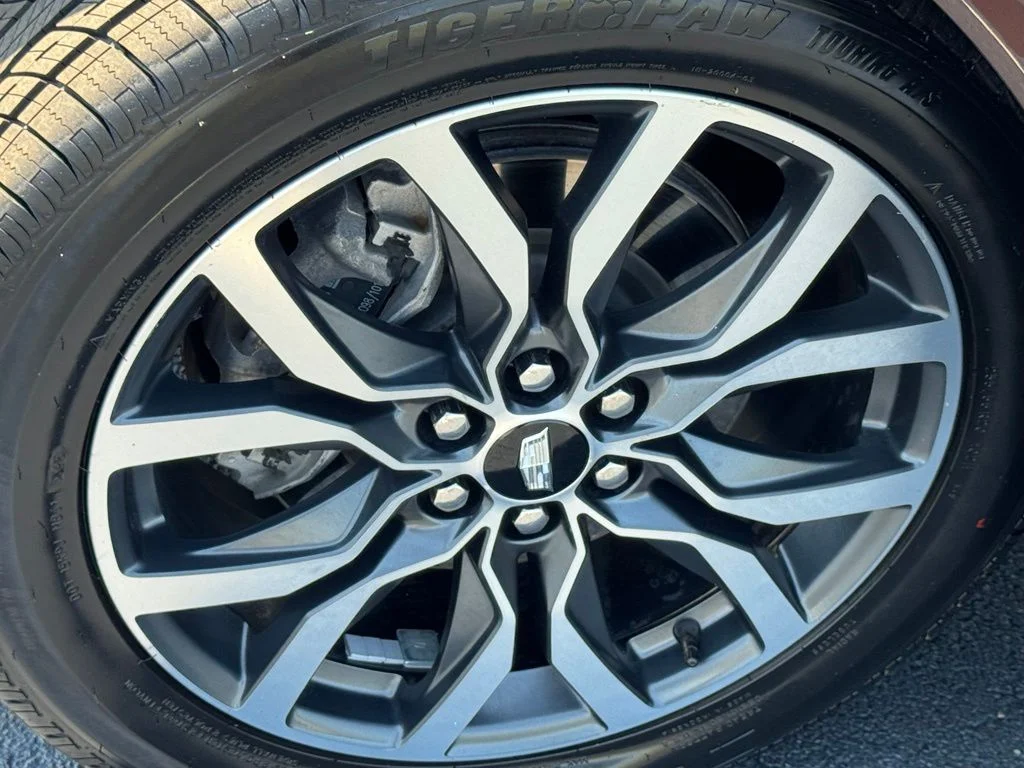 Used 2021 Red Cadillac Sport image 14