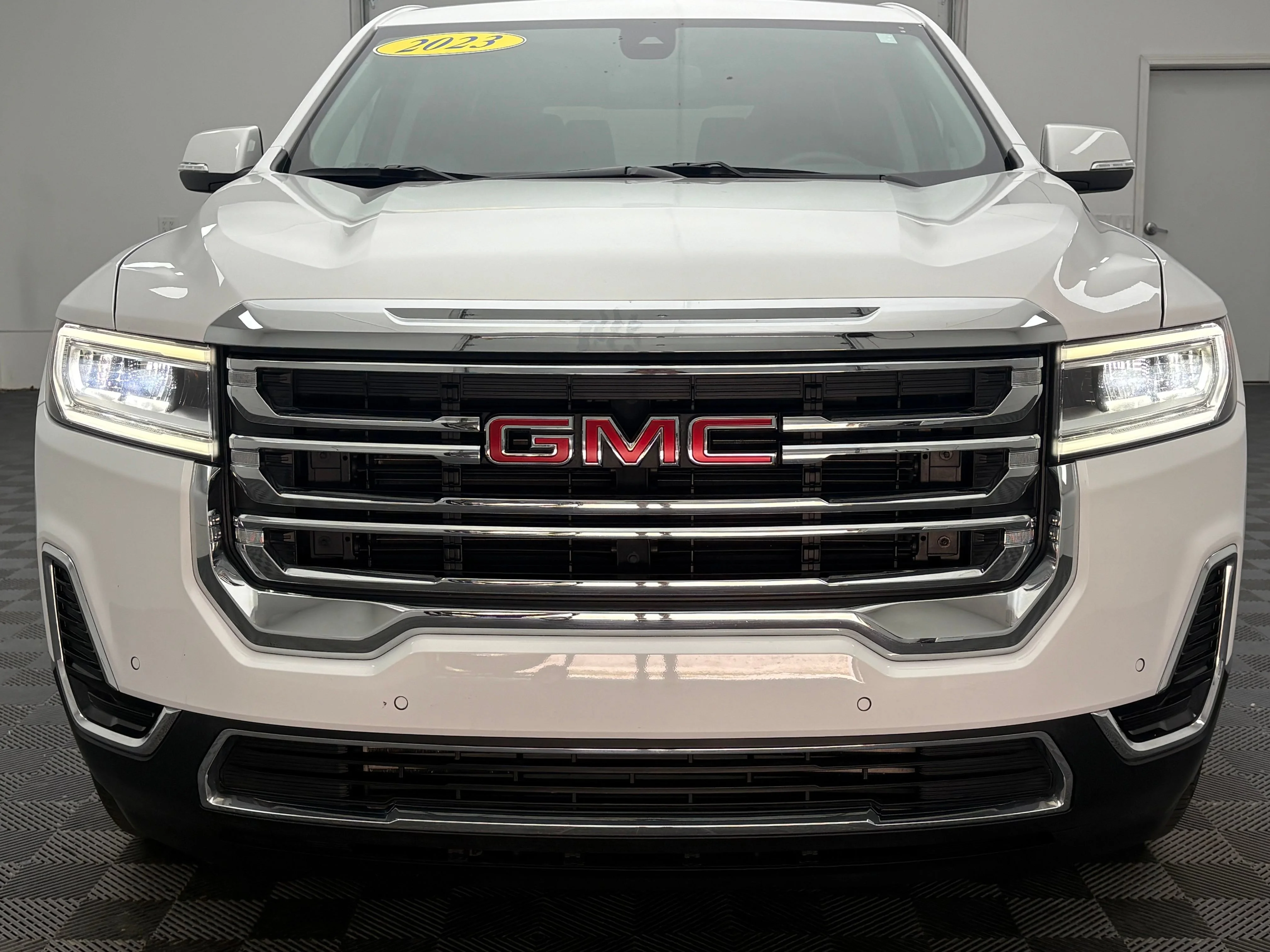 Used 2023 Summit White GMC SLE image 10