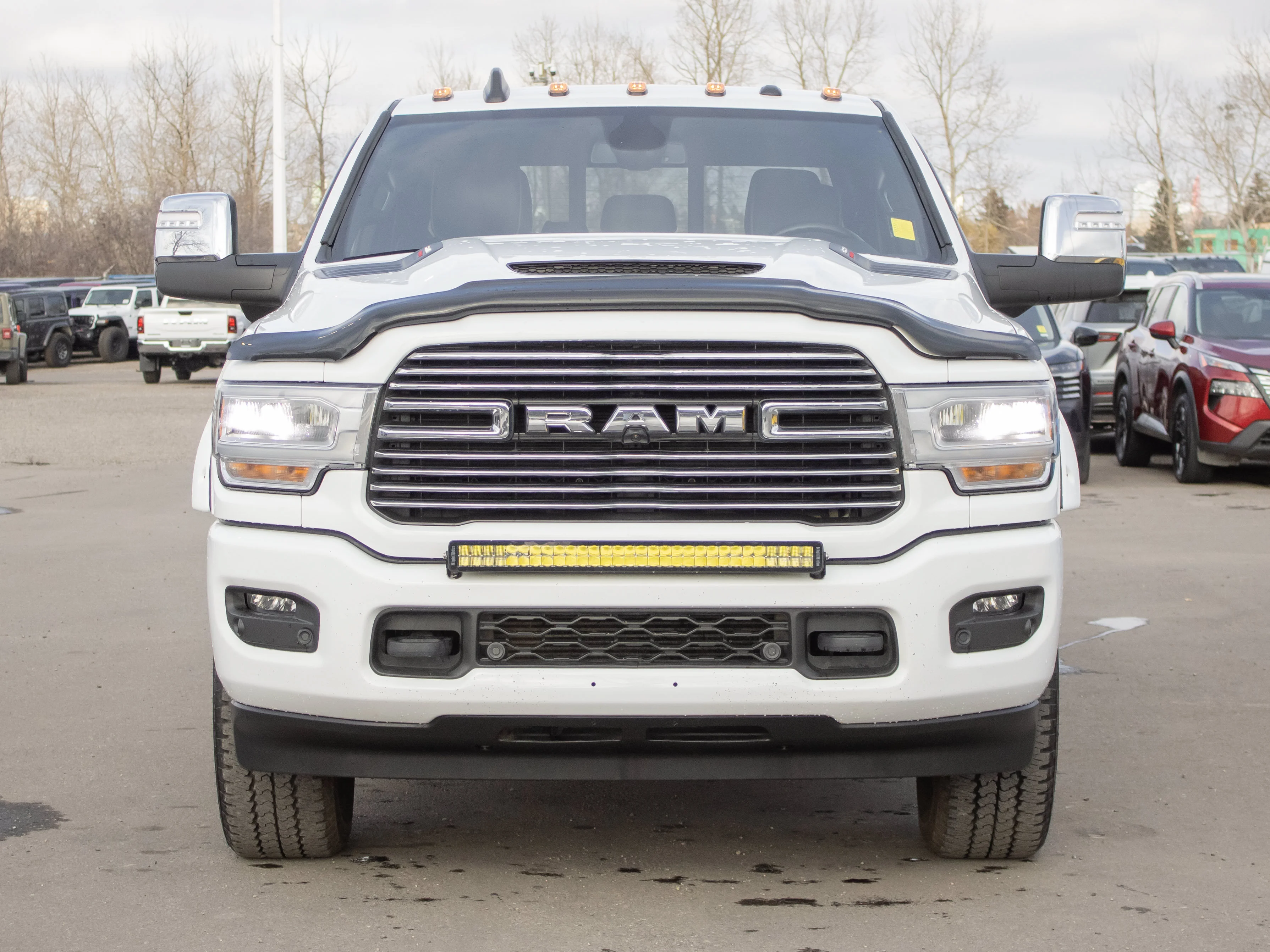 Used 2024 White RAM Laramie* Mega Cab 4x4, Laramie Level 1 Equip Group, Heated/Ventilated Seats & Wheel image 8