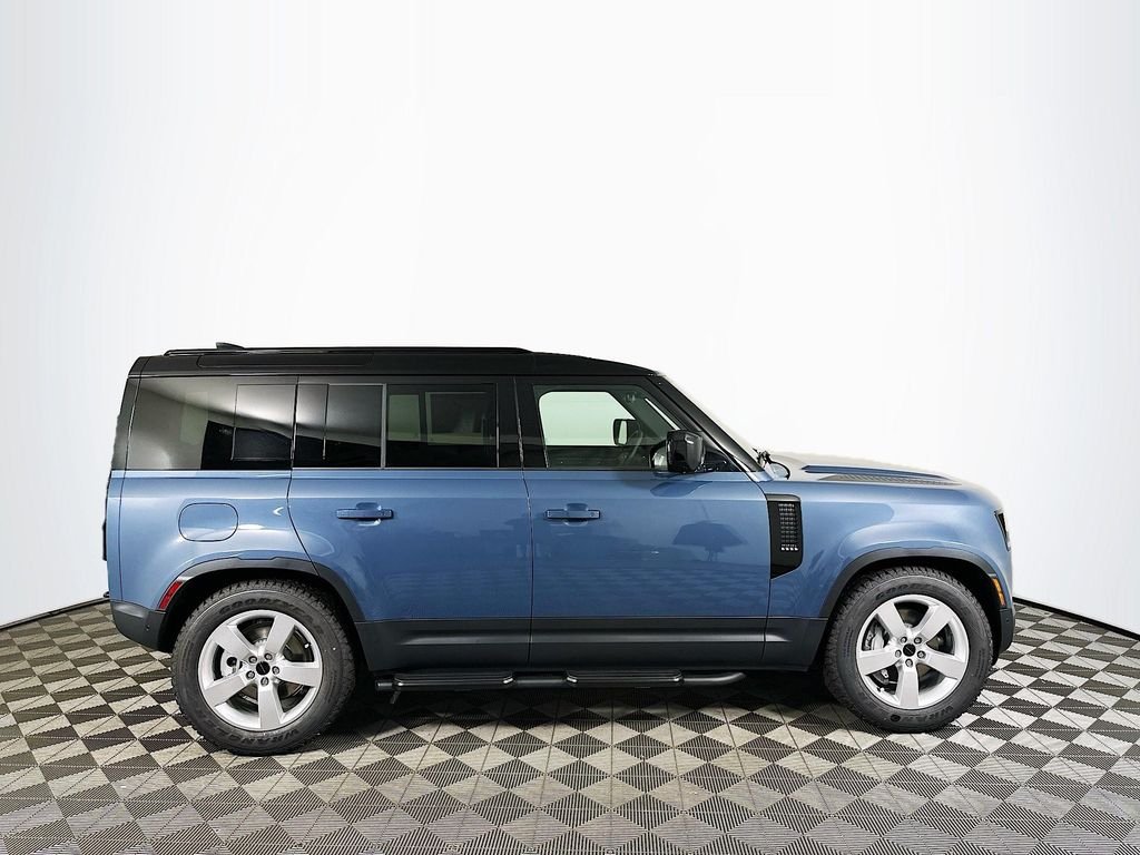 Used 2026 Tasman Blue Land Rover S image 4