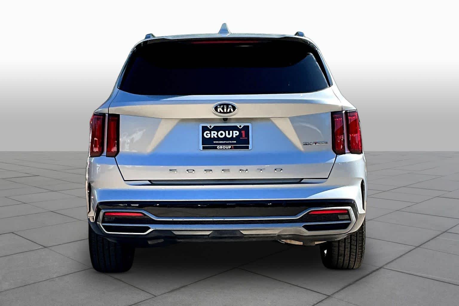 Used 2021 Sparkling Silver Kia SX image 5