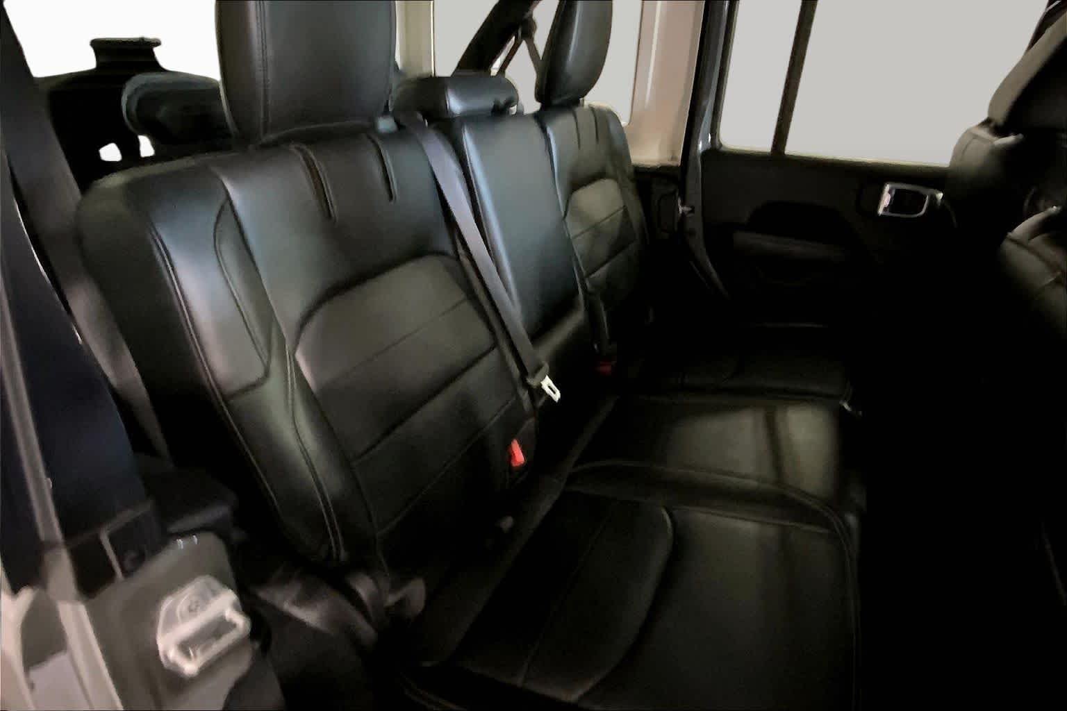Used 2022 Sting-Gray Clearcoat Jeep Unlimited Sahara image 19