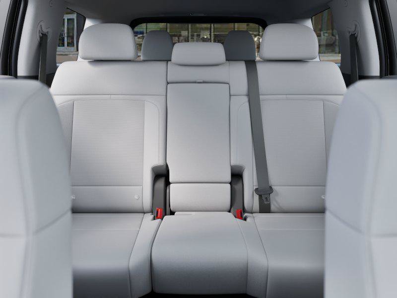 New 2027 Shimmering Silver Hyundai SE FWD image 12