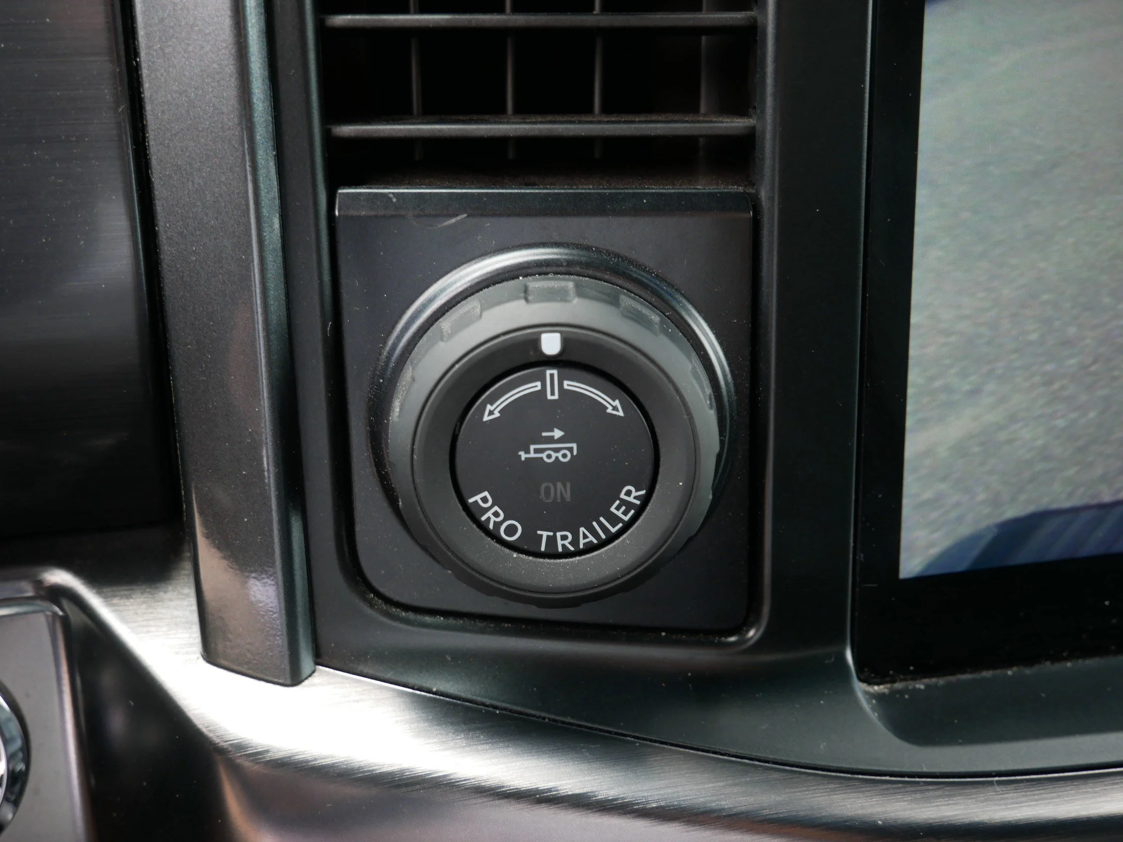 Used 2023 Oxford White Ford LARIAT image 30