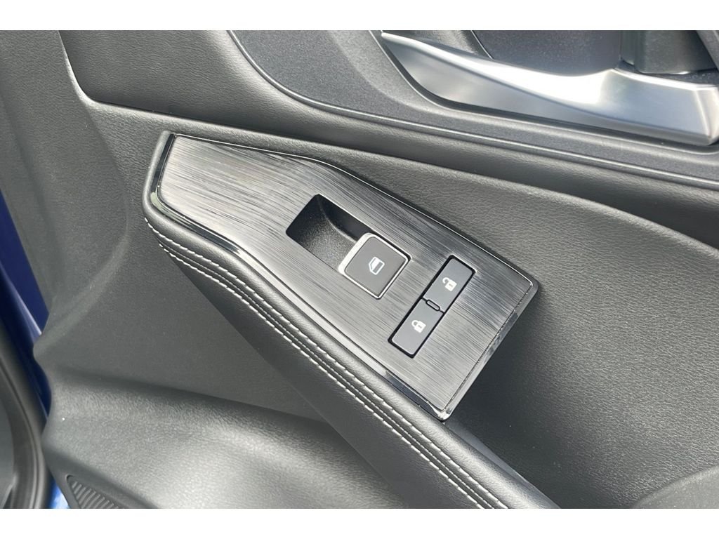 Used 2023 Caspian Blue Metallic Nissan SL image 22