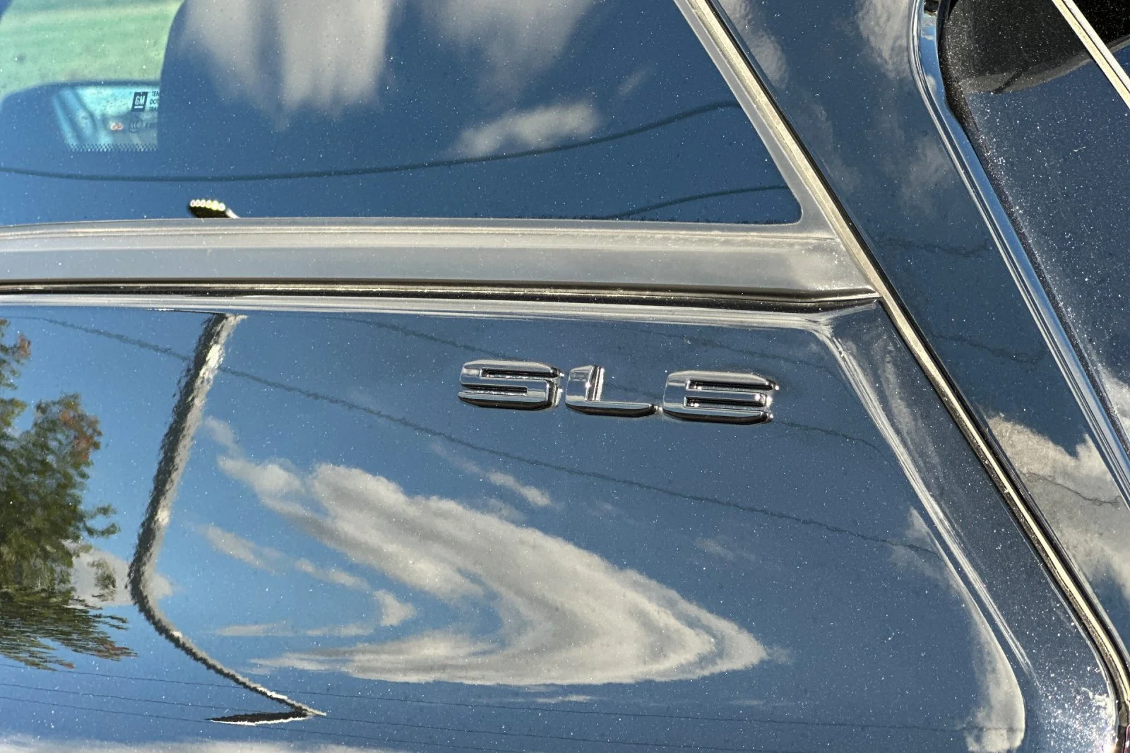 Used 2022 Black GMC SLE image 31