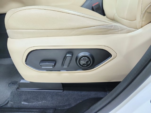 Used 2024 White Jeep Limited image 19