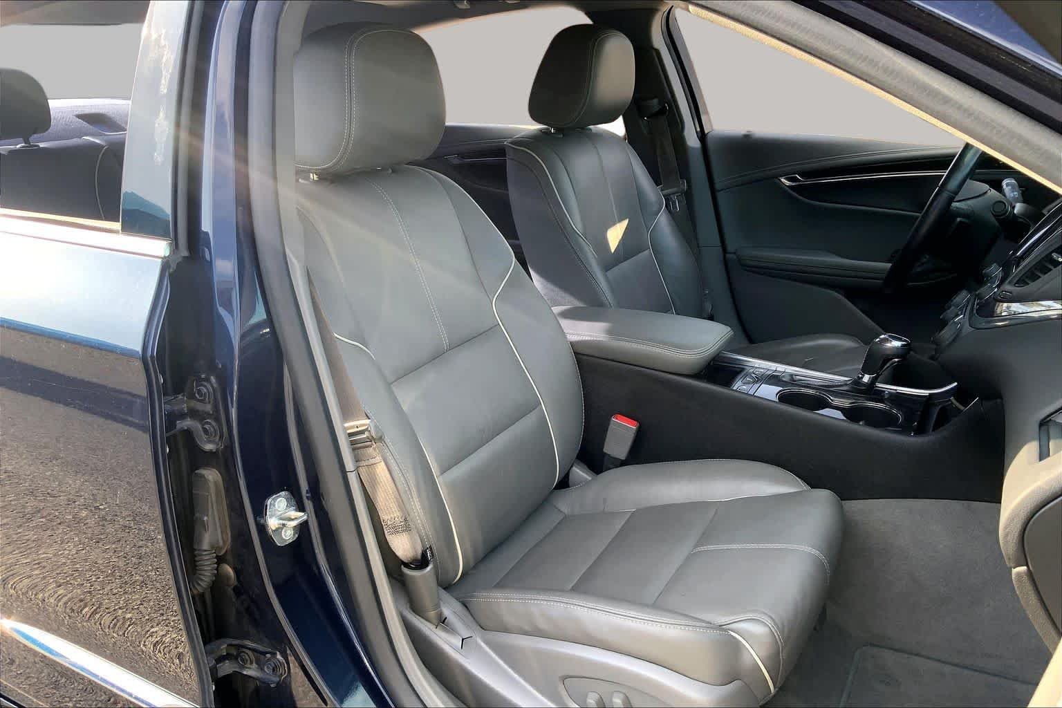 Used 2015 Blue Velvet Metallic Chevrolet LTZ image 9