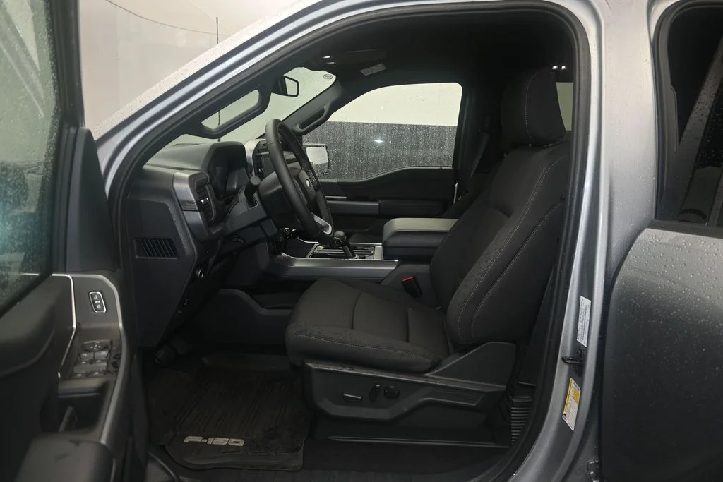 New 2026 Iconic Silver Metallic Ford XLT image 15