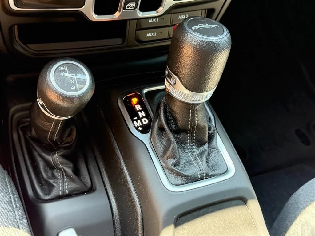 Used 2024 White Jeep Sport S image 25