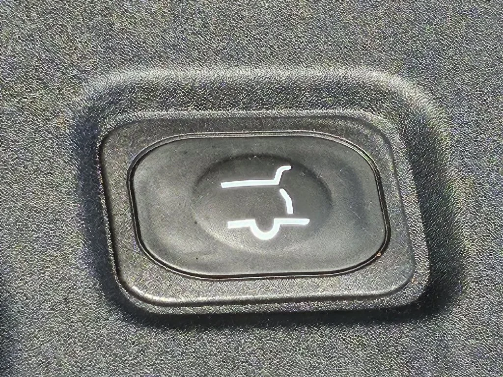 New 2027 Agate Black Metallic Ford Active image 17