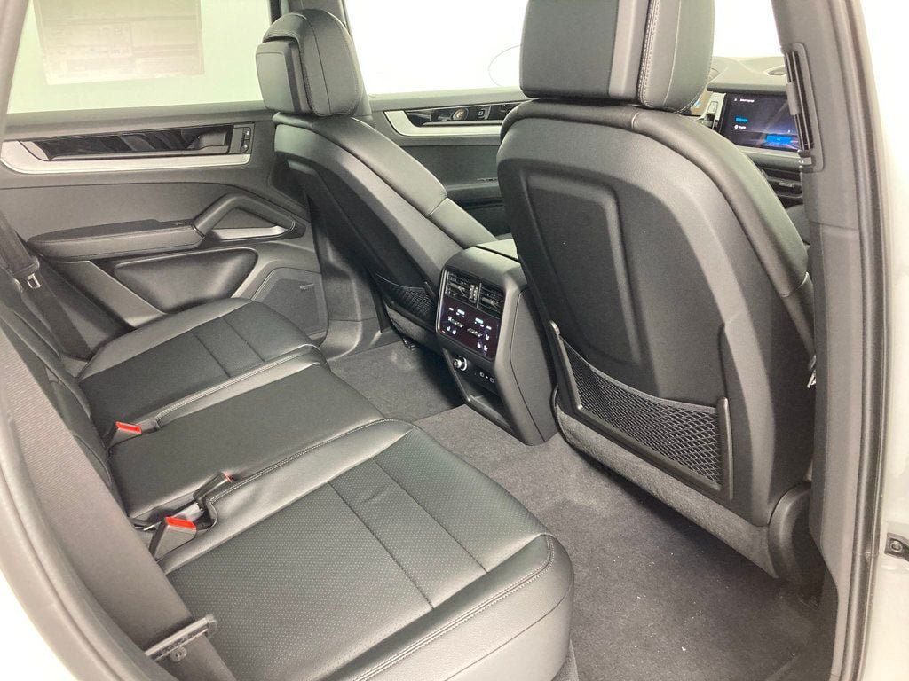 2026 Porsche Cayenne Base - Photo 18