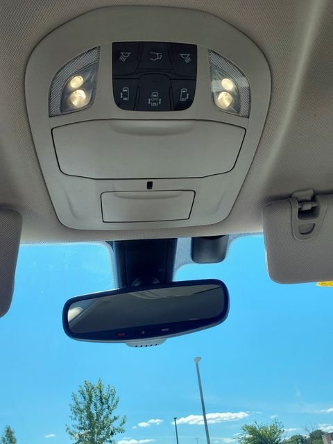 Used 2019 Velvet Chrysler Touring L Plus image 32