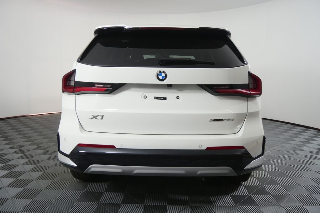Used 2026 Alpine White BMW xDrive28i image 4