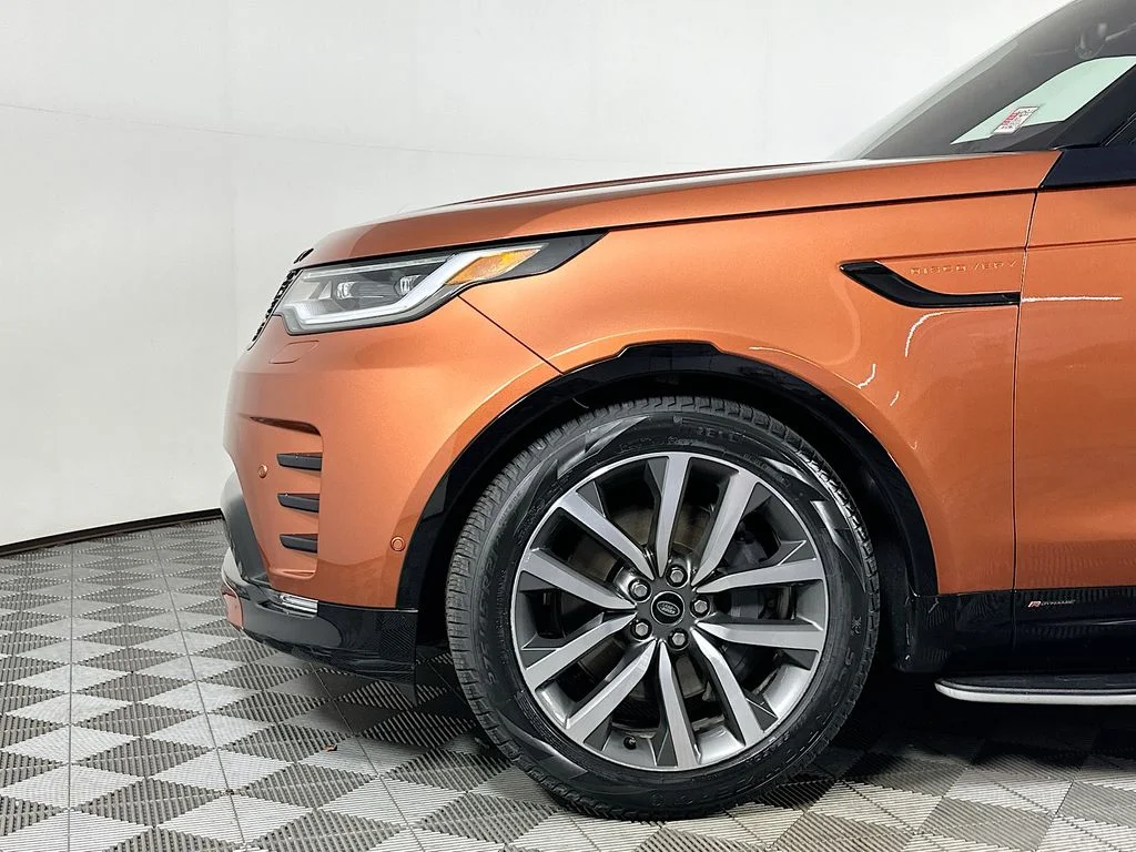 Used 2022 Namib Orange Premium Metallic Land Rover HSE R-Dynamic image 9