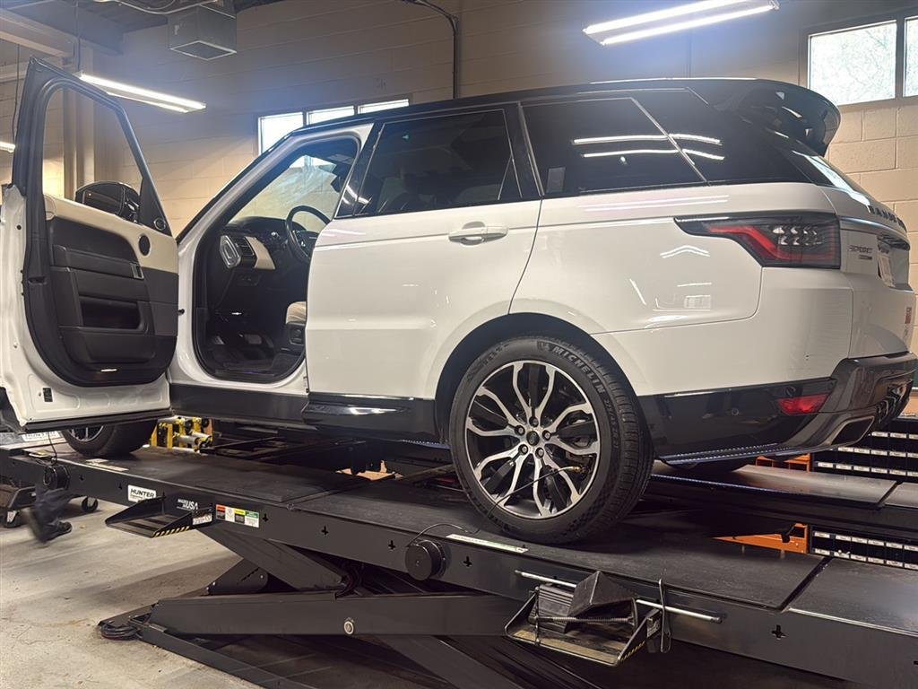 Used 2019 Fuji White Land Rover HSE image 5