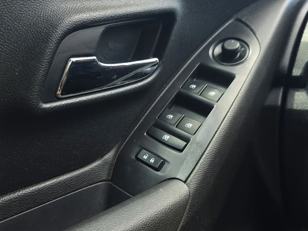 Used 2015 Black Chevrolet LTZ image 11