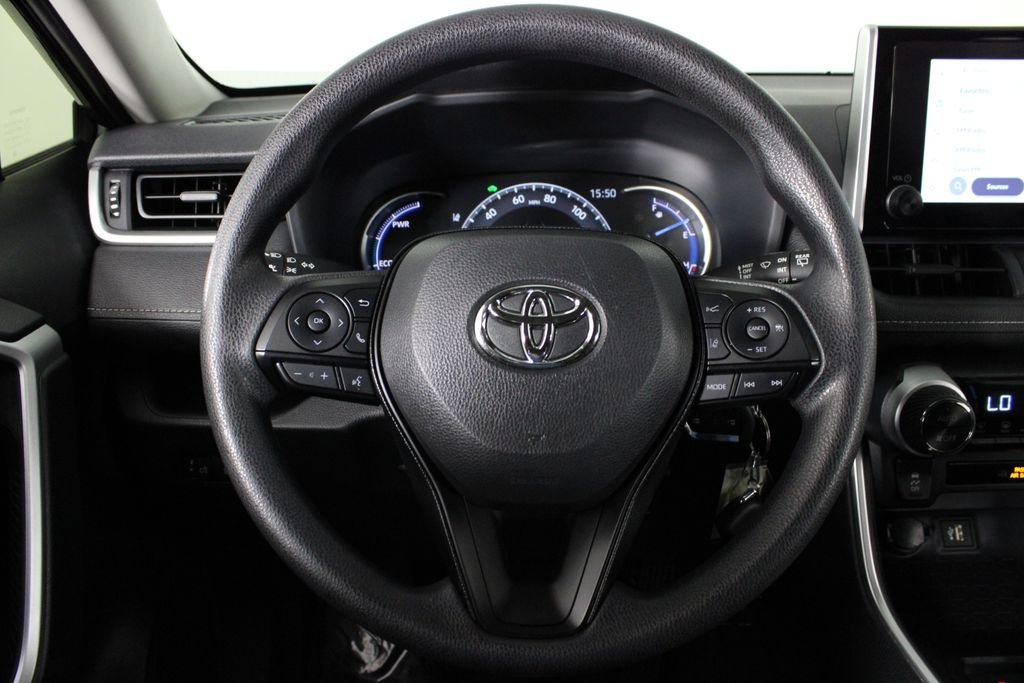 2025 Toyota RAV4 LE - Photo 23