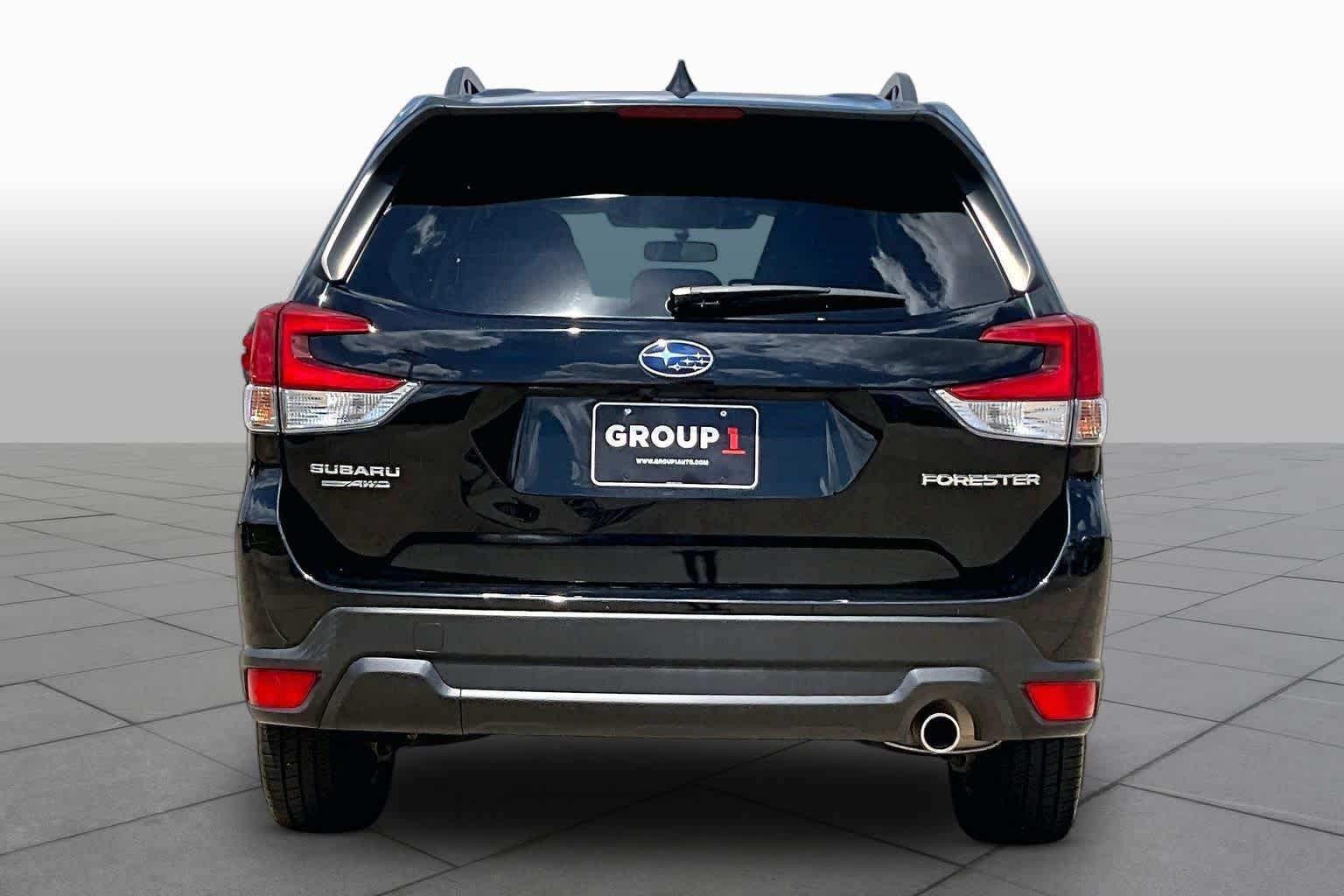 Used 2023 Crystal Black Silica Subaru Limited image 5