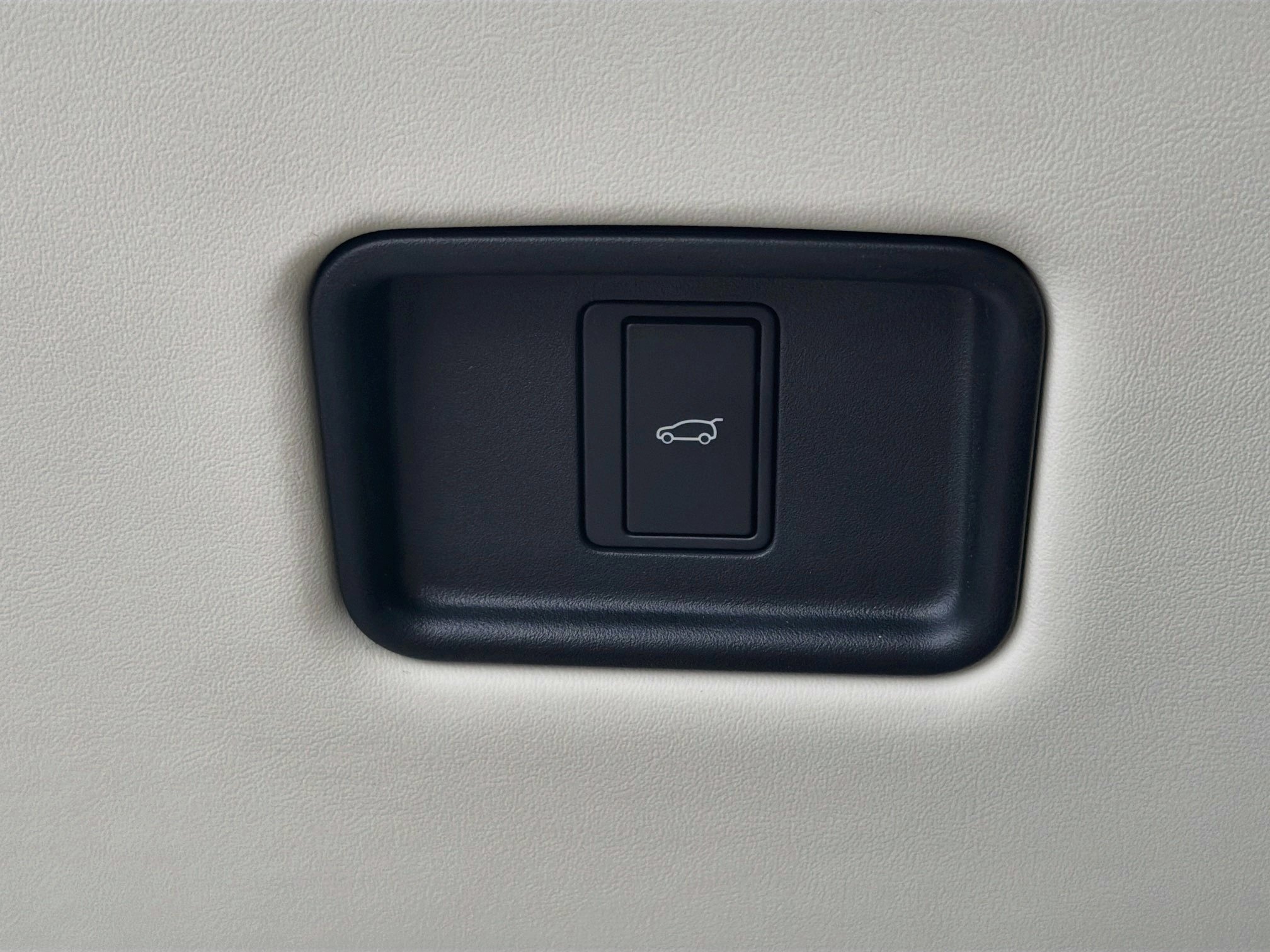 New 2026 Charente Grey Land Rover SE image 37