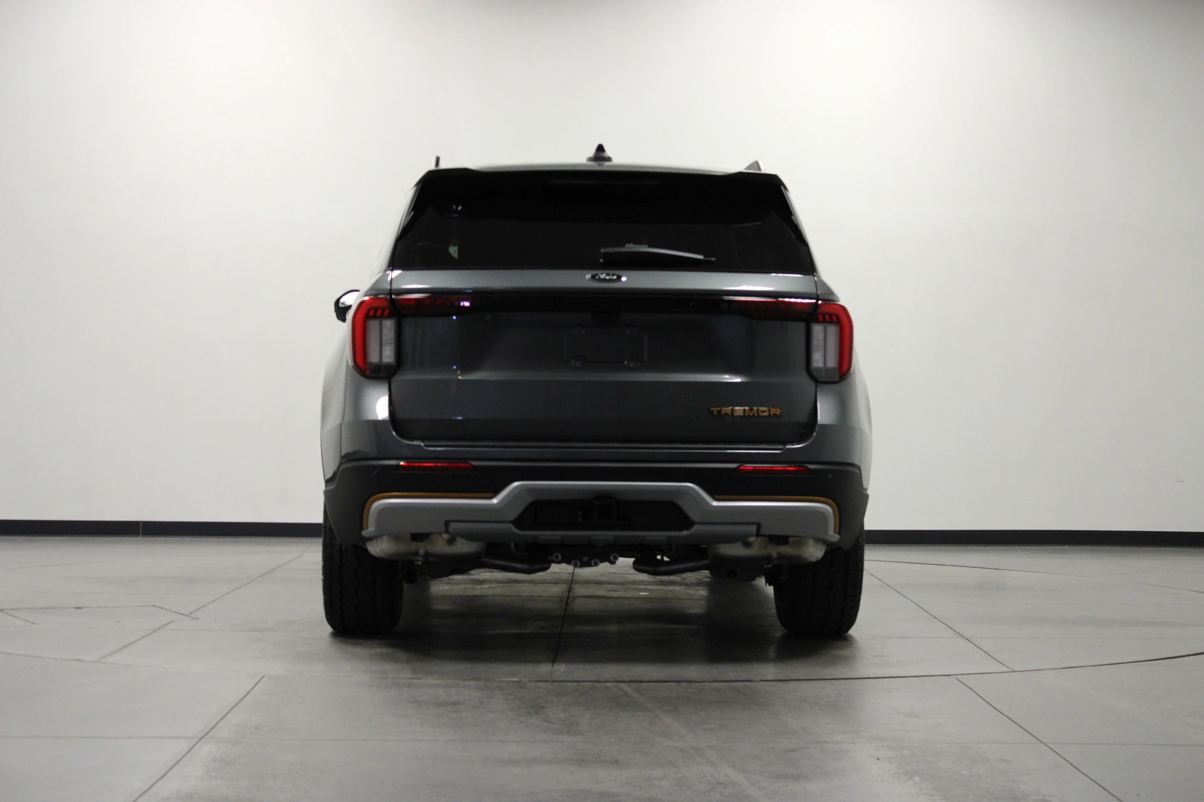 New 2026 Carbonized Gray Metallic Ford Tremor® image 5