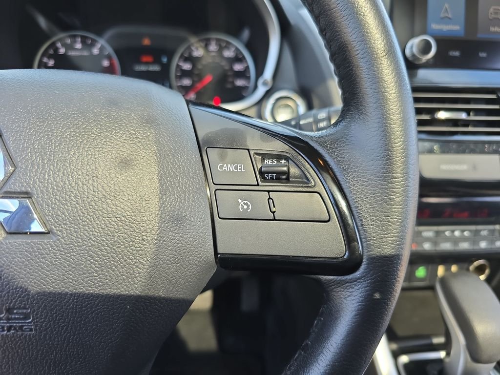Used 2022 Black Mitsubishi SE image 18