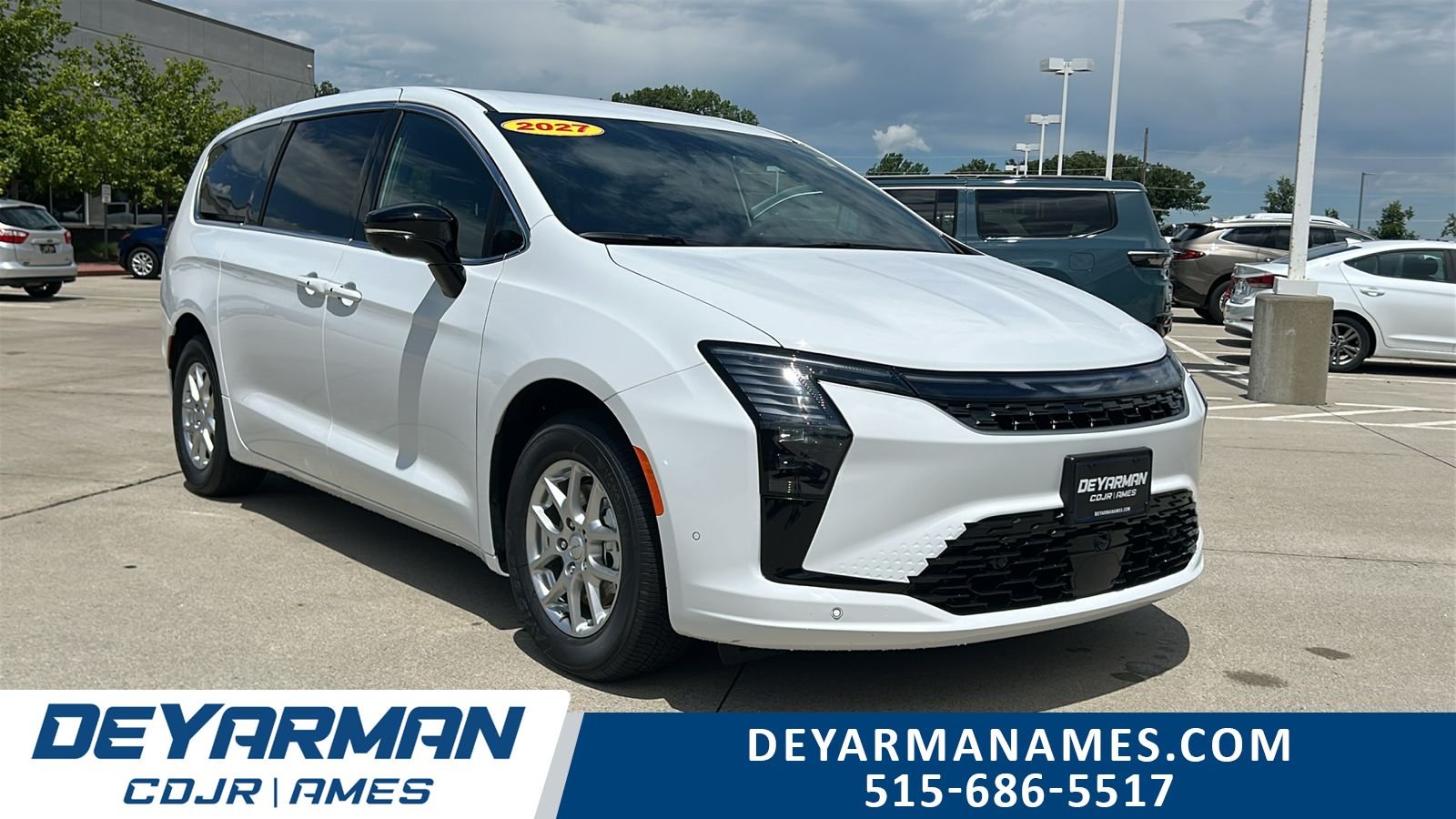 2027 Chrysler Pacifica Select's photo