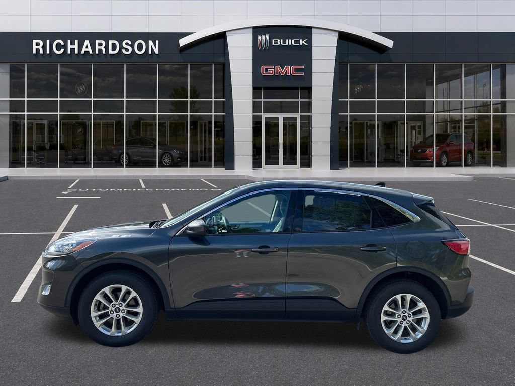 Used 2020 Ford Escape SE with VIN 1FMCU9G61LUA30133 for sale in Midland, MI