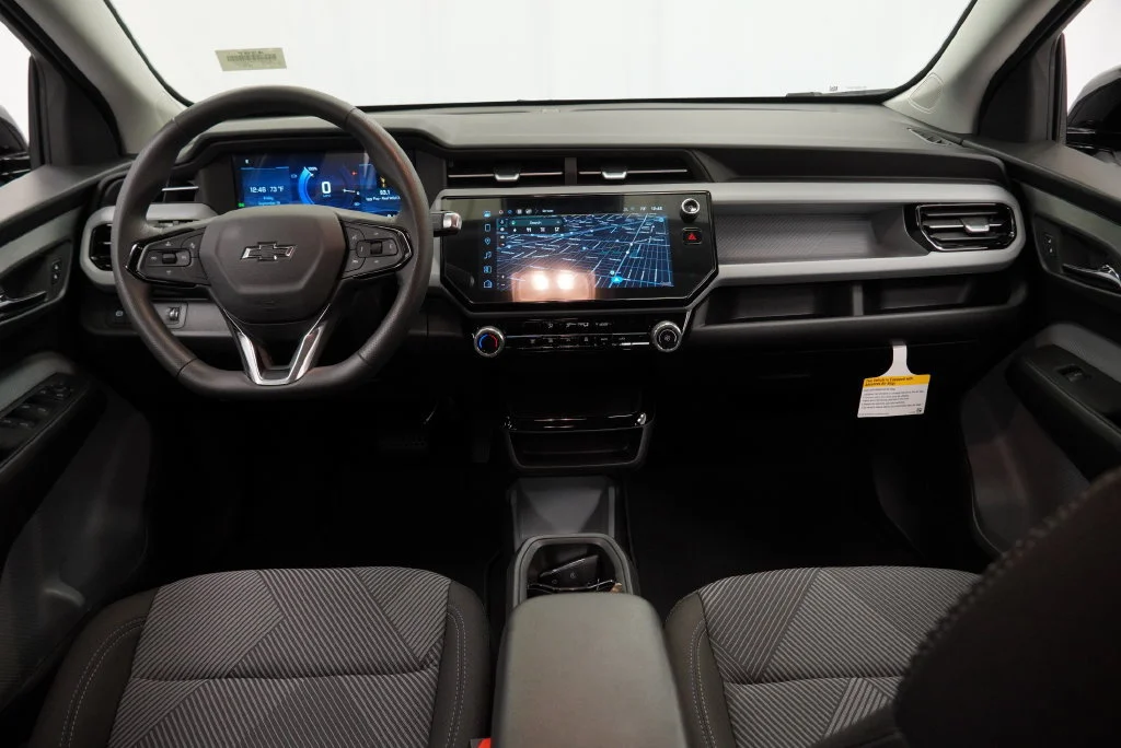 New 2027 Summit White Chevrolet LT image 8