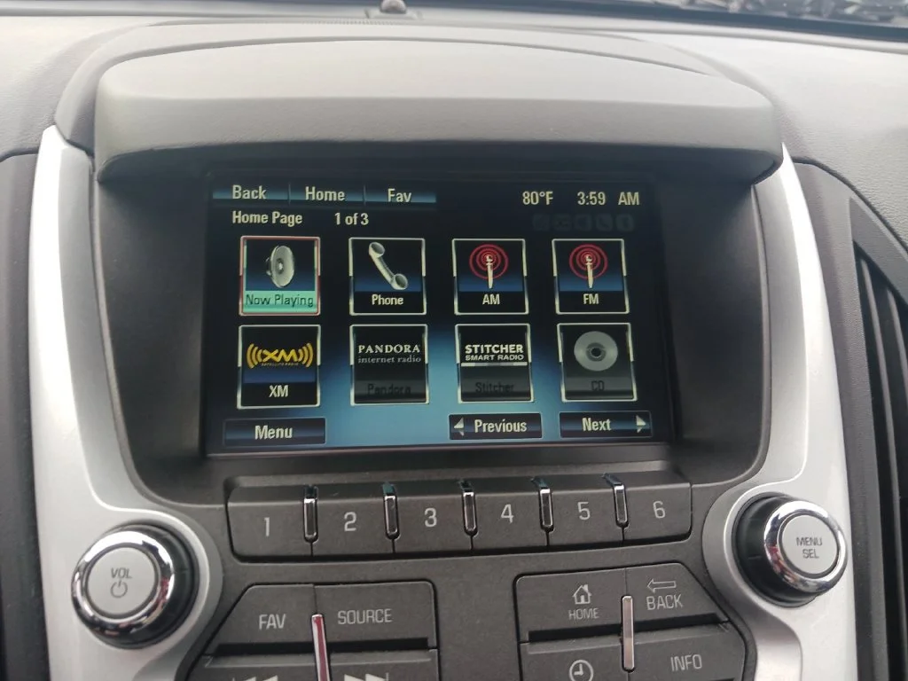 Used 2015 SILVER TOPAZ METALLIC Chevrolet LT image 20
