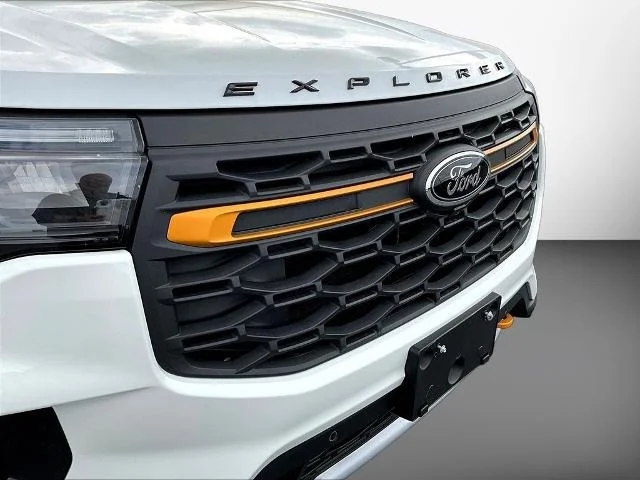 New 2026 Star White Metallic Tri-Coat Ford Tremor® image 69