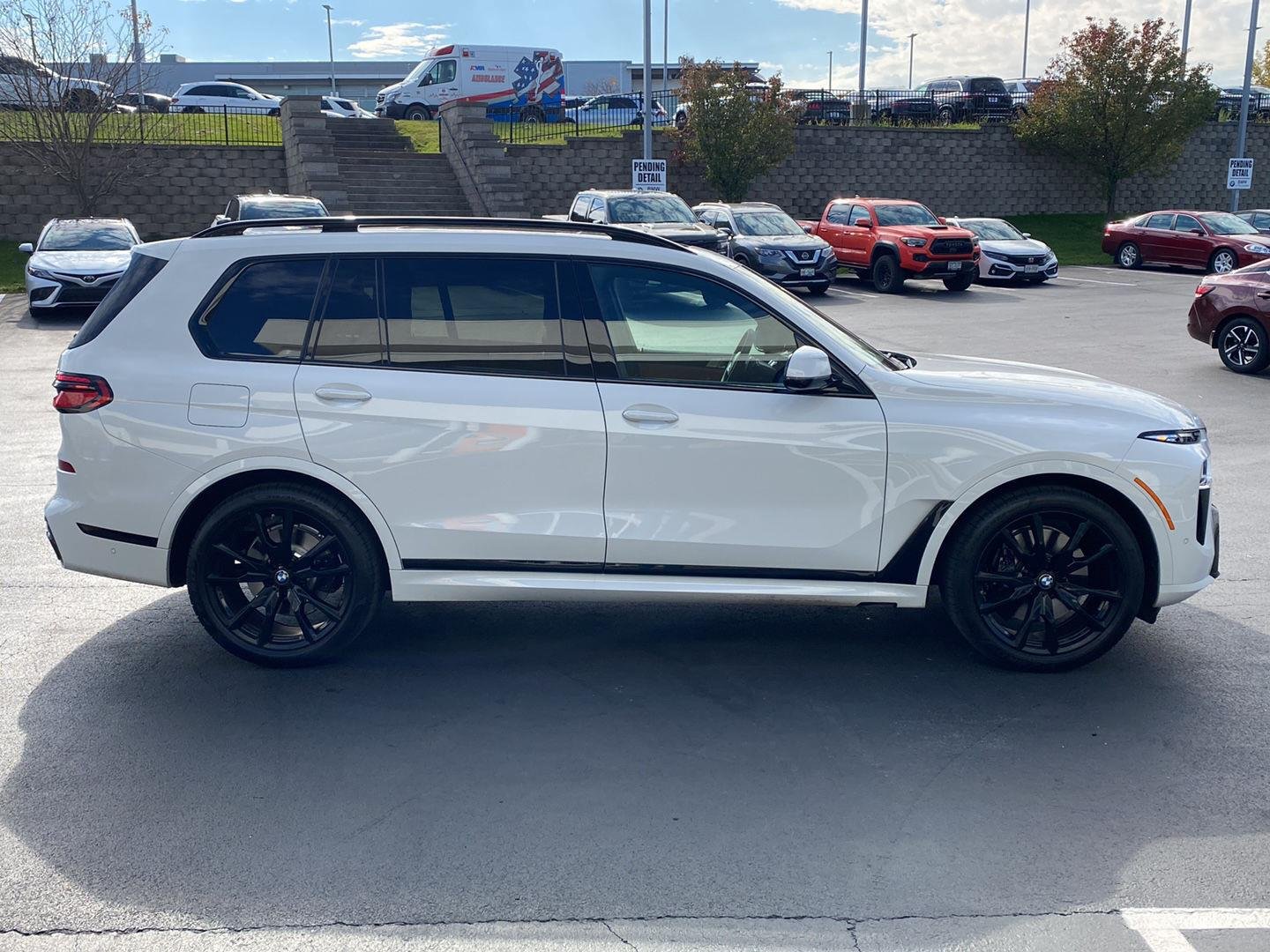 Used 2027 Alpine White BMW xDrive40i image 2