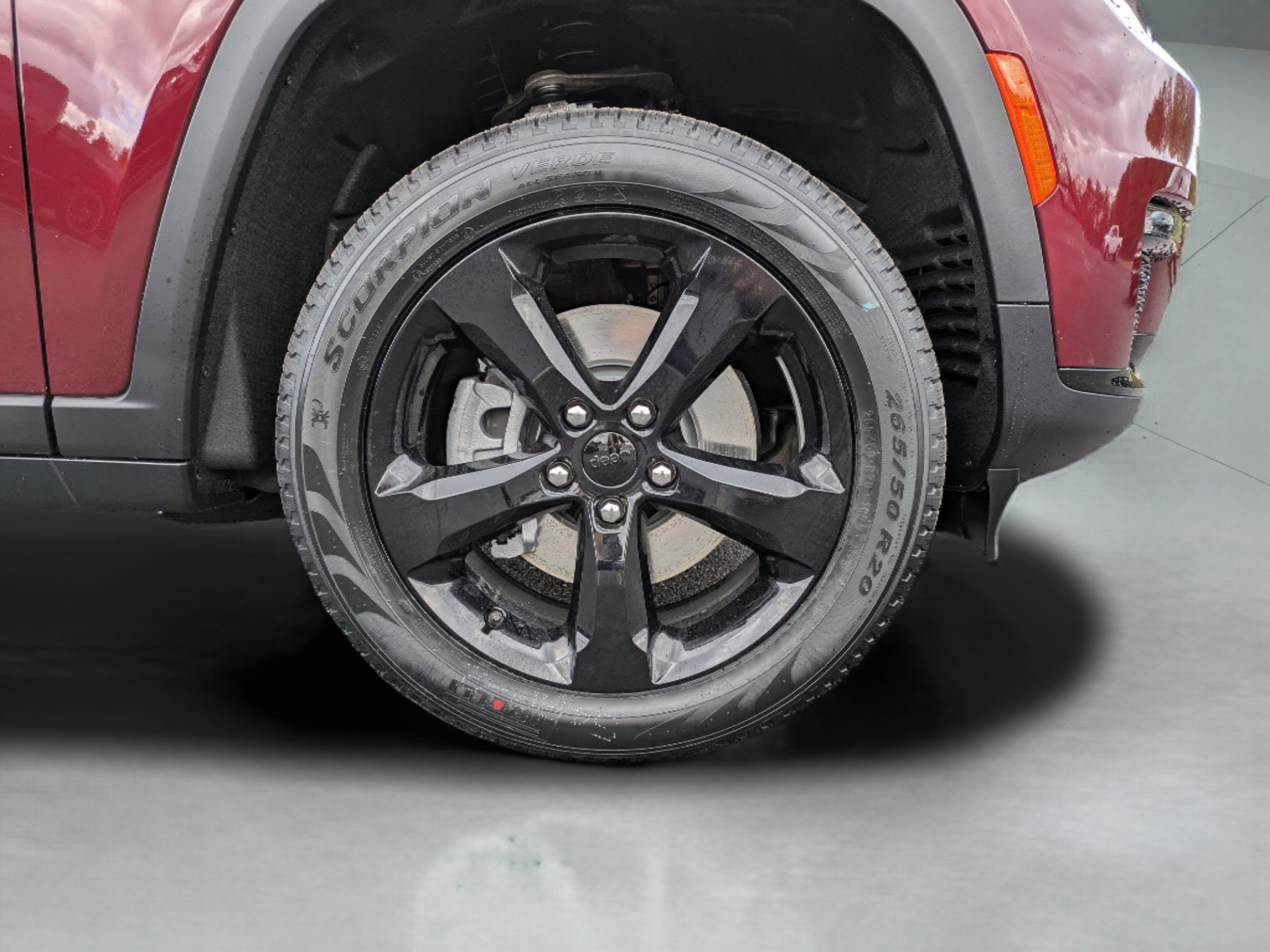 New 2025 Velvet Red Pearl-Coat Exterior Paint Jeep Limited image 32