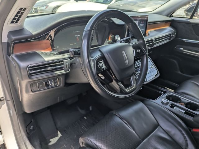 Used 2022 White Lincoln Reserve image 13