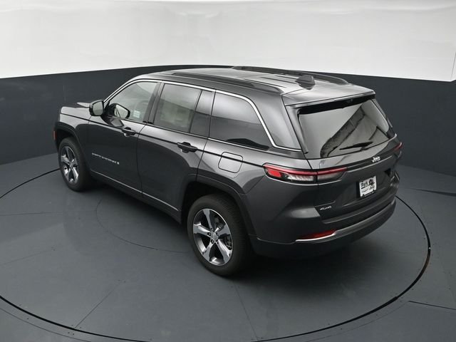 New 2026 Baltic Gray Metallic Clear-Coat Exterior Paint Jeep Limited image 16