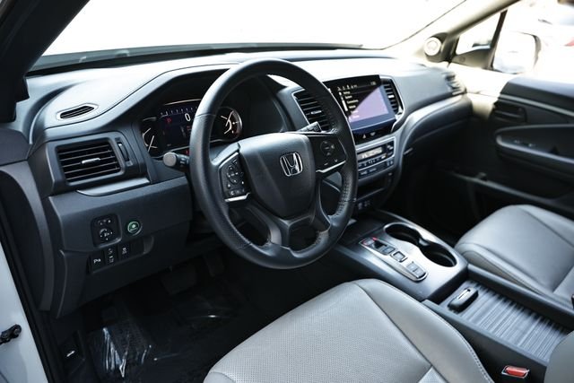 Used 2023 Platinum White Pearl Honda EX-L image 21