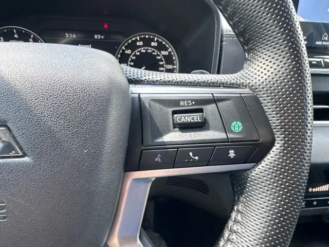 Used 2023 Silver Mitsubishi SE image 25