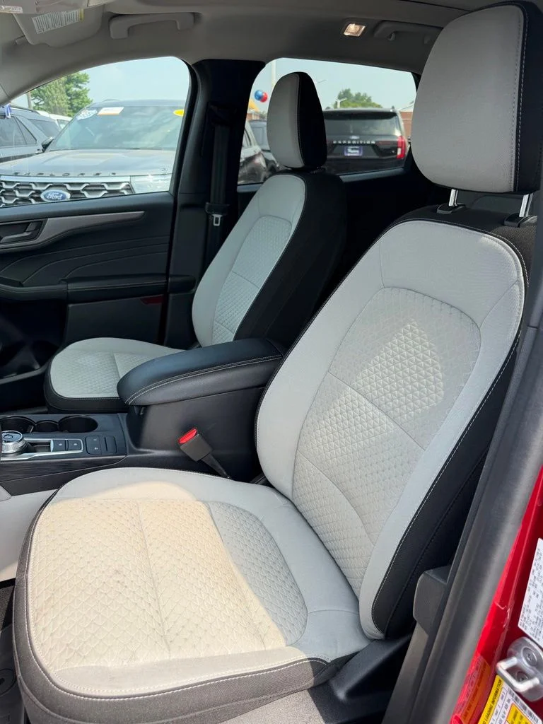 Used 2023 Red Metallic Ford Active image 20